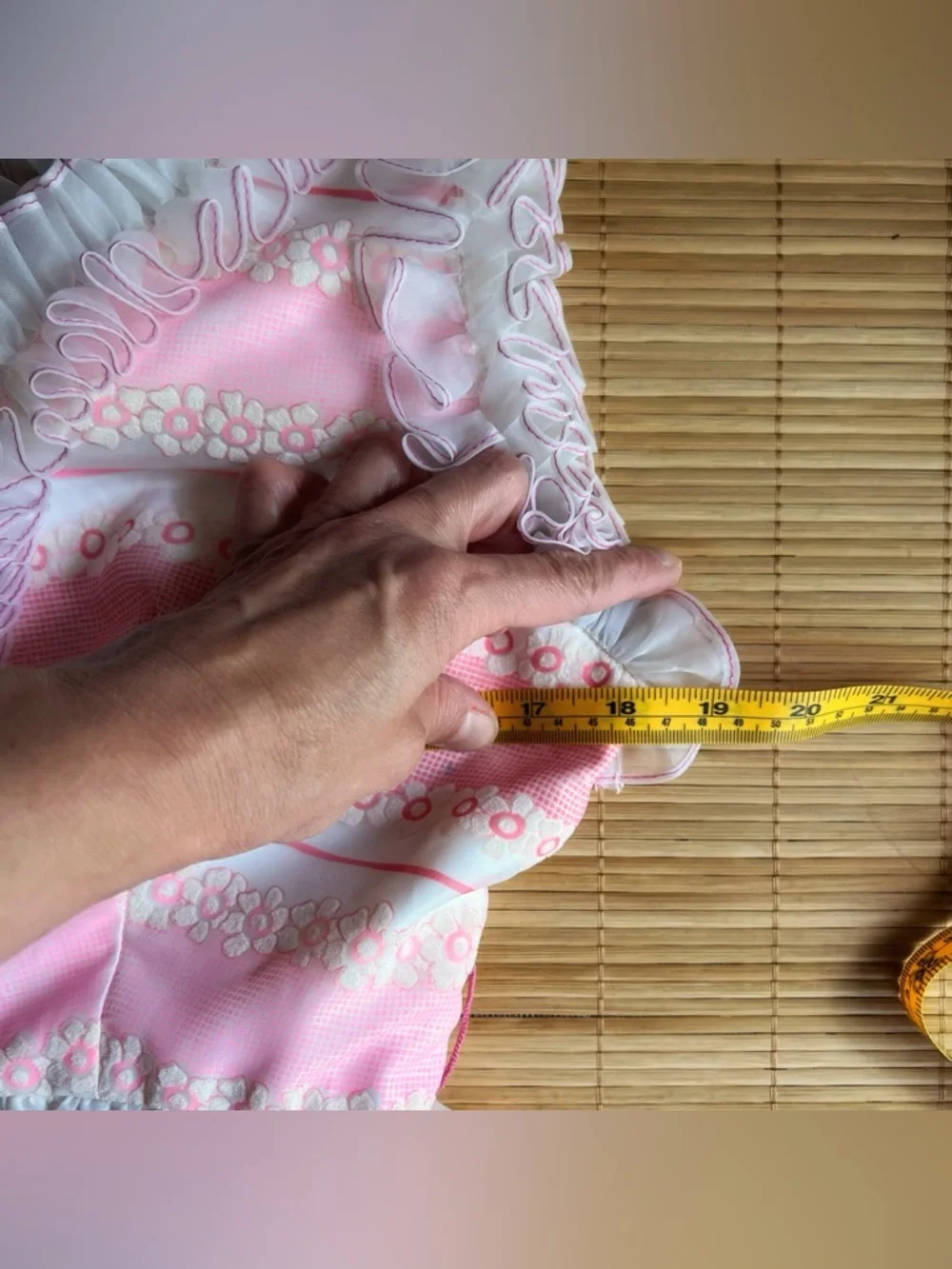 Vintage ruffled pink and white gown with sheer overlay - Picture 6 of 8
